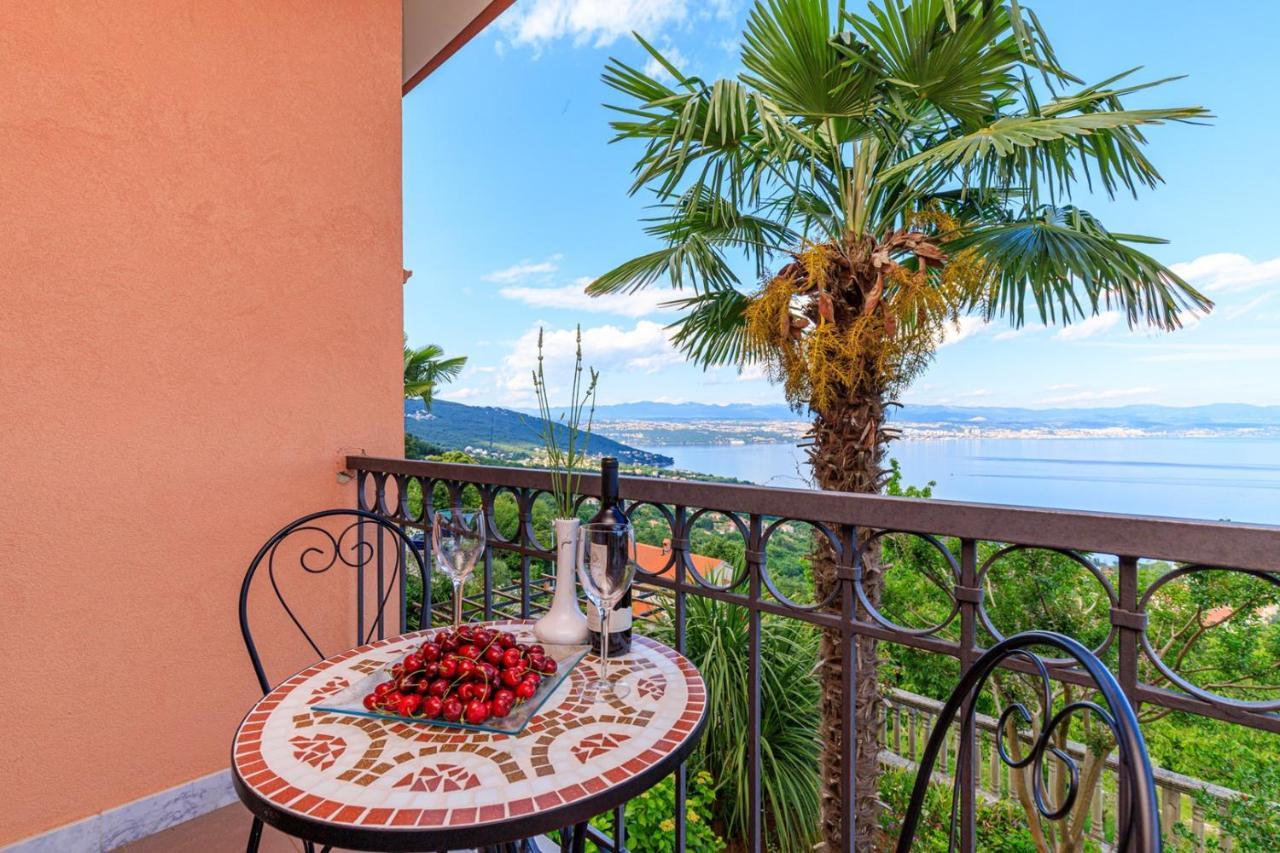 Apartments Jasminka Ловран Екстериор снимка