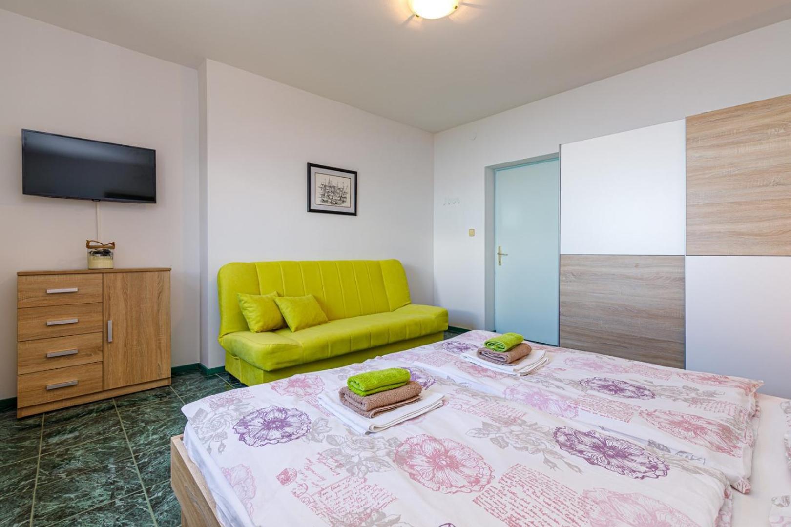 Apartments Jasminka Ловран Стая снимка