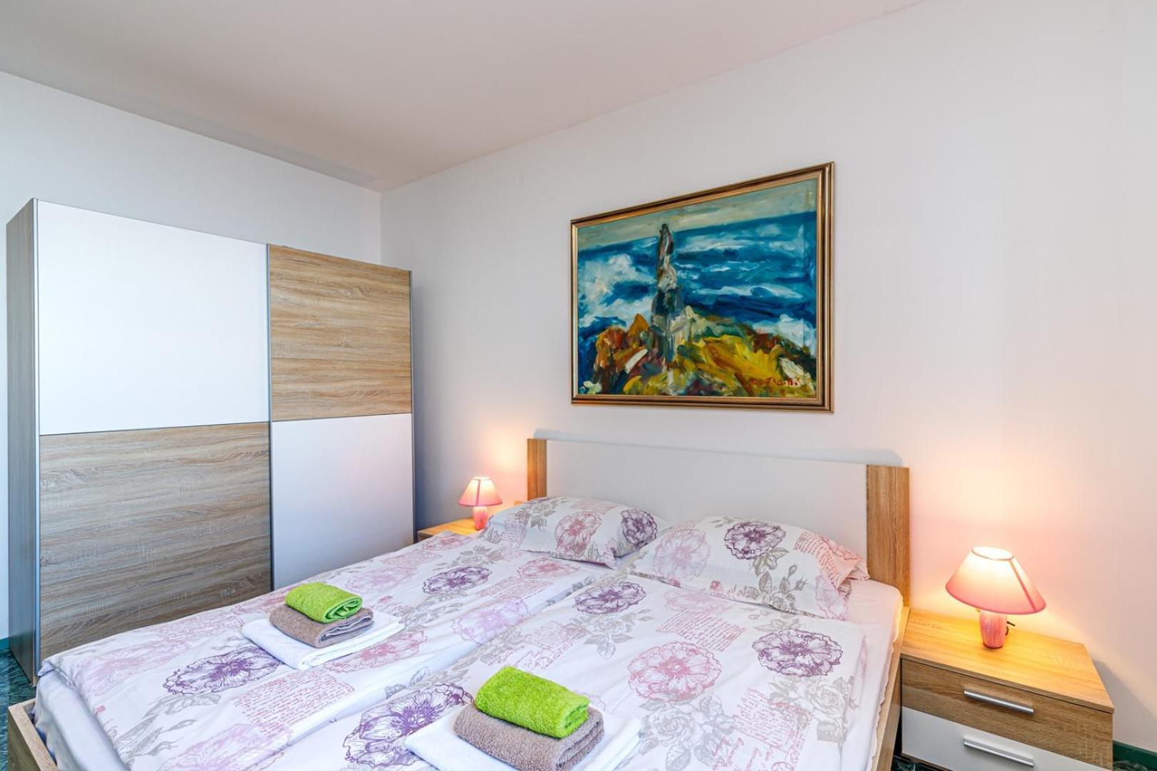 Apartments Jasminka Ловран Стая снимка
