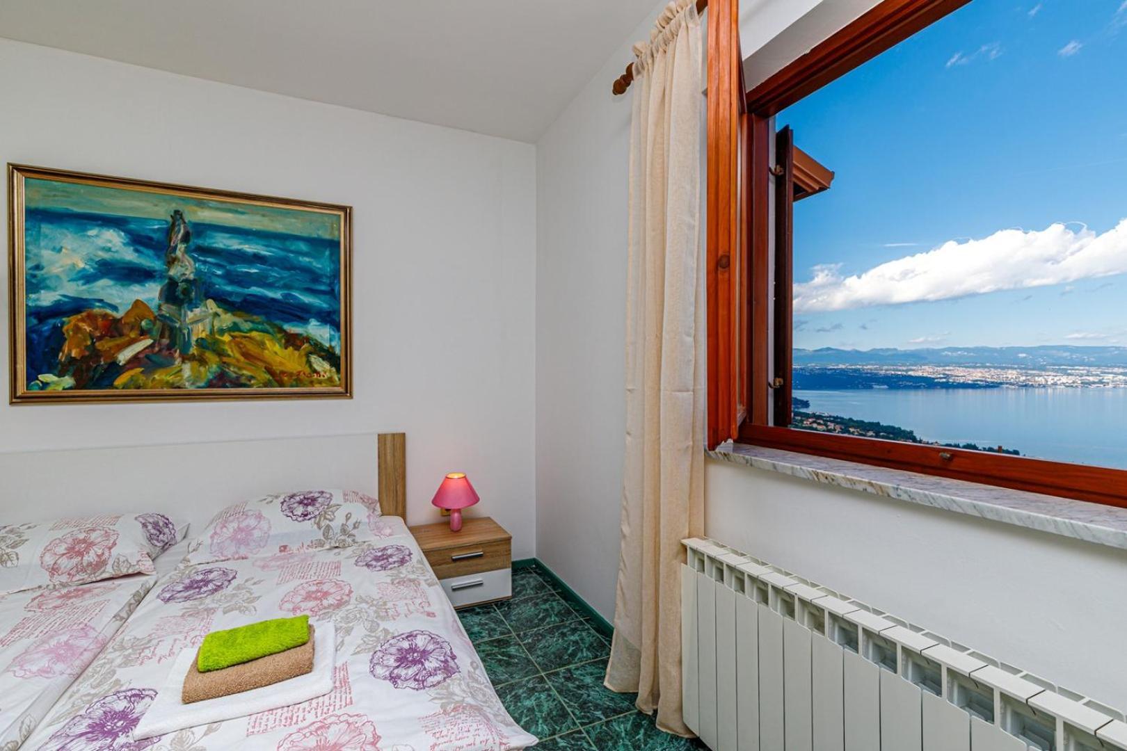 Apartments Jasminka Ловран Стая снимка