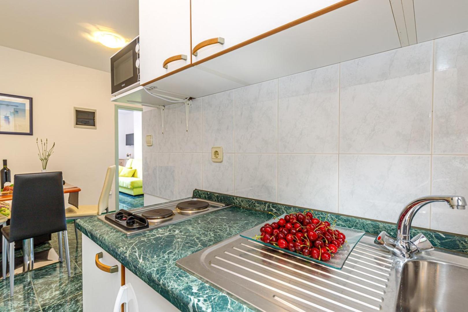 Apartments Jasminka Ловран Стая снимка