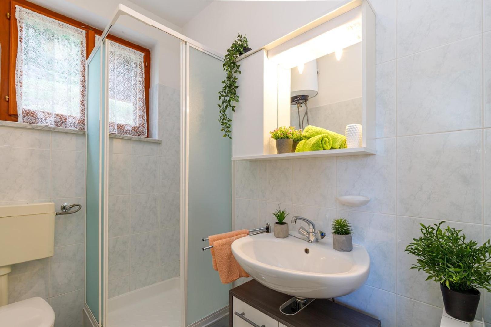 Apartments Jasminka Ловран Стая снимка