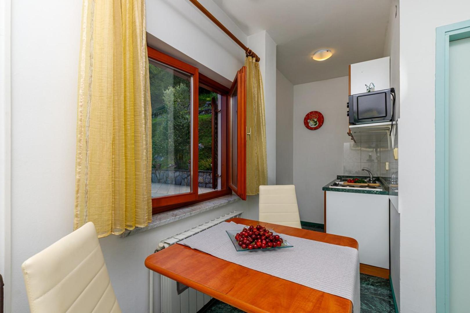 Apartments Jasminka Ловран Стая снимка