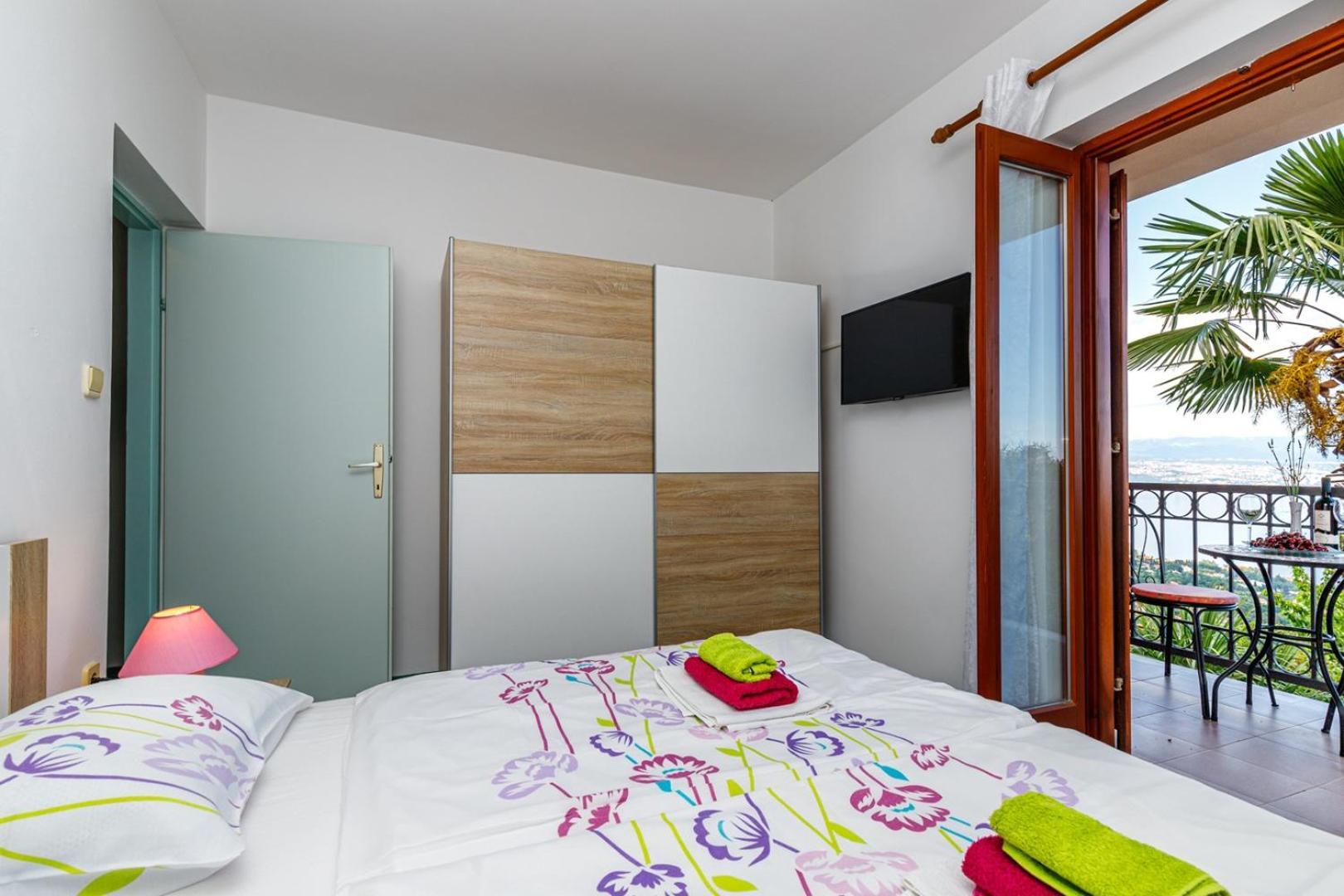 Apartments Jasminka Ловран Стая снимка